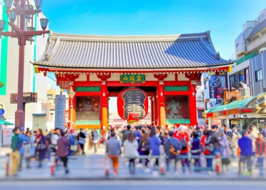 Tokyo: Asakusa, Kappabashi, and Ueno Walking Tour - Where the tour starts near Kaminarimon, and why that matters