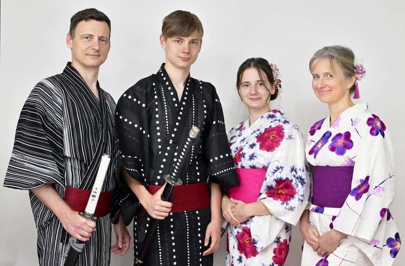 Tokyo: Asakusa Kimono Dressing and Matcha Experience - Wooden geta and real walking tips in Asakusa