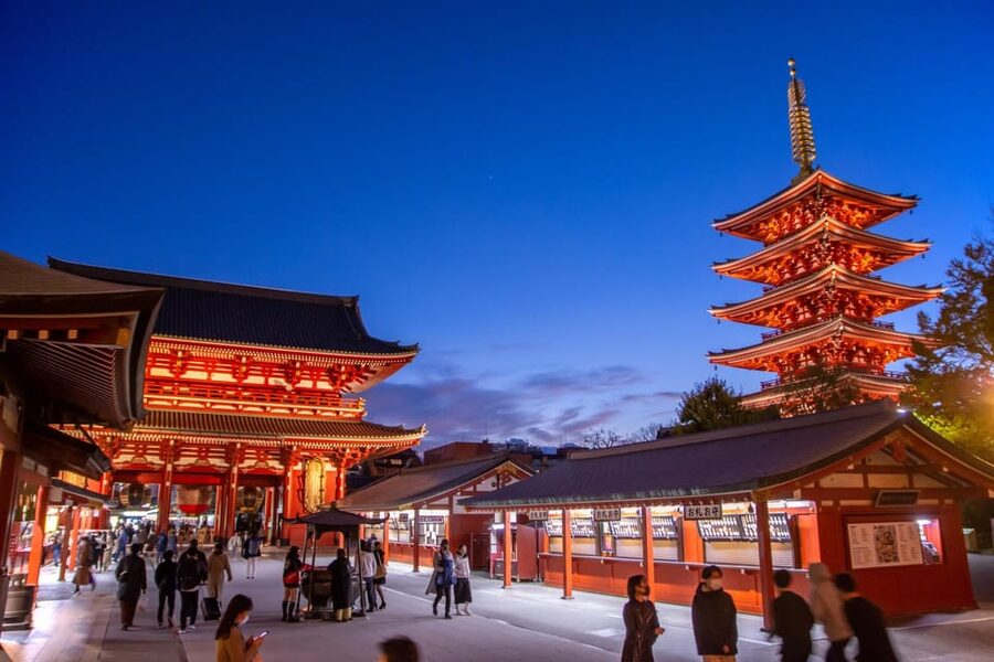 Tokyo: Asakusa Walking Tour with Sensoji Temple Visit - Sensō-ji Temple visit: incense rituals and respectful timing