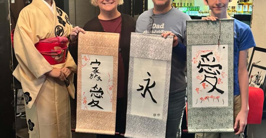 Tokyo: Calligraphy on Kanji Fan & Scroll with Drink - How the 80 Minutes Works: From Brush Strokes to Finished Pieces