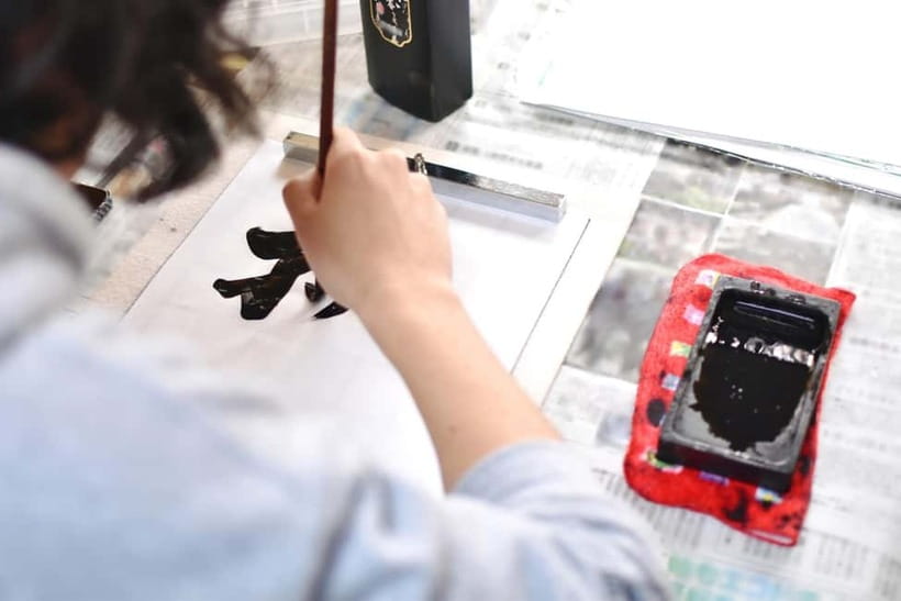 Tokyo: Calligraphy Workshop Craft Your Own Art in Asakusa - How to plan your day for a 90-minute calligraphy break in Asakusa