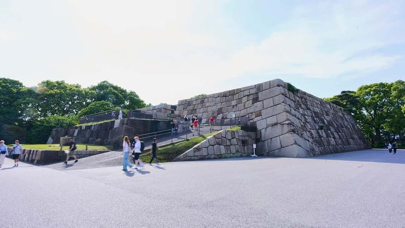 Tokyo Castle & Imperial PalaceーShogun Walking Tour - Should You Book the Tokyo Castle and Imperial Palace Shogun Tour?