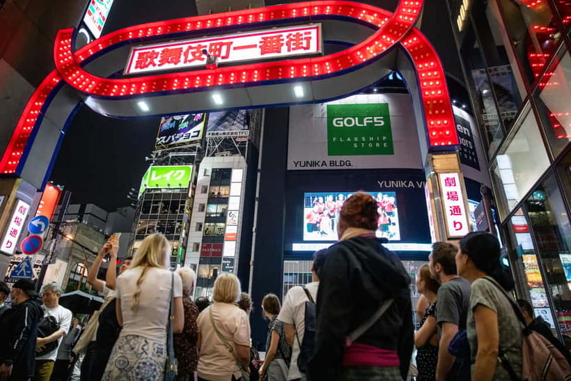 Tokyo: Dark Side of Tokyo Shinjuku Red Light Walking Tour - Key things to know before you walk Shinjuku at night