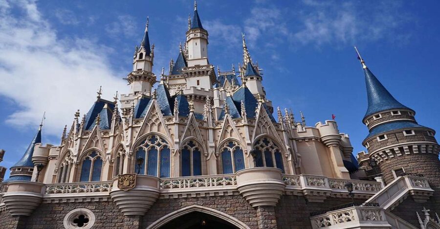 Tokyo Disneyland: 1-Day Entry Ticket and Private Transfer - The Ticket Setup: QR Entry and Non-Japanese Passport Eligibility