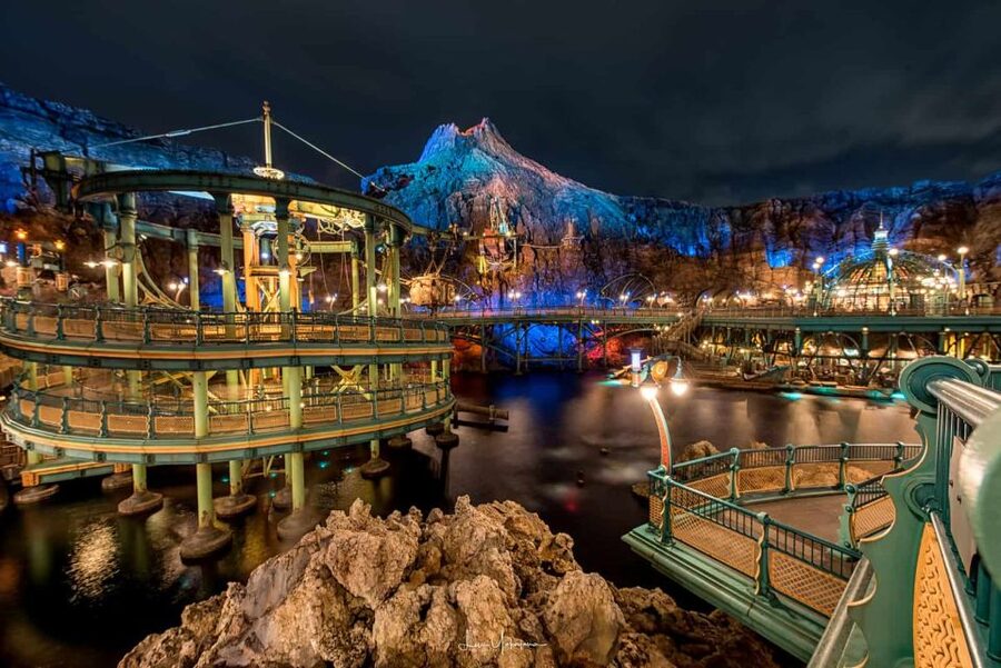 Tokyo DisneySea: 1-Day Ticket & Private Transfer - What this Tokyo DisneySea day pass and private transfer package really does