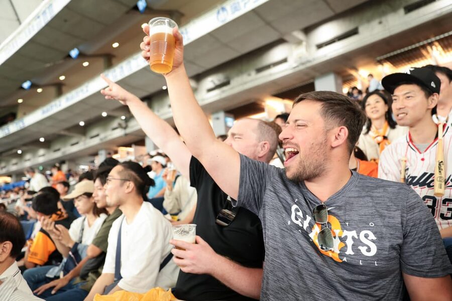 Tokyo Dome: Yomiuri Giants Baseball Game Ticket with Towel - Game schedule: how to choose the right matchup and time