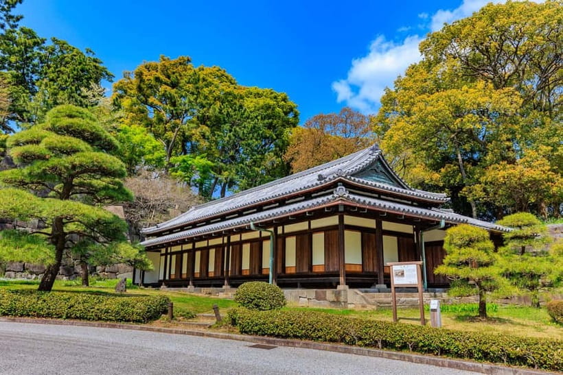 Tokyo: Edo Castle & East Garden of the Imperial Palace Tour - Should you book the Tokyo Edo Castle and East Garden tour?