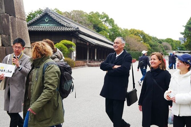 Tokyo: Edo Castle & East Garden of the Imperial Palace Tour - Guides in English can make or break a short tour