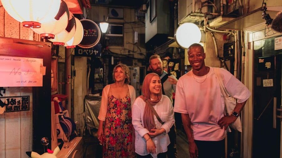 Tokyo: Enjoy Tokyo's Nightlife in Shinjuku - The karaoke hour: turning the night into a shared experience