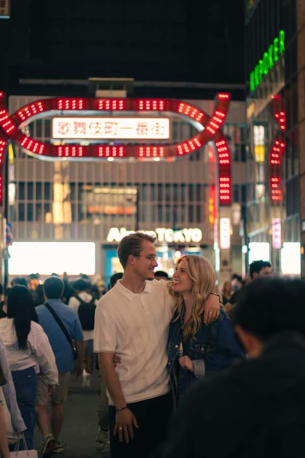 Tokyo: Evening Photography Tour - Shinjuku after dark: turning normal streets into photo sets