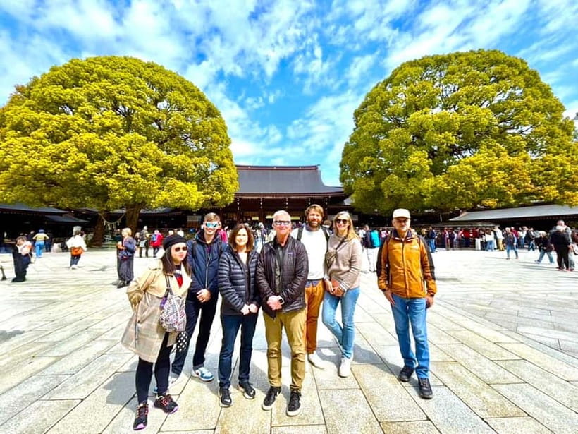 Tokyo: Full Course Tour: Explore 10 Must-Sees & Hidden Gems - Seven-Eleven and the Tokyo habit of on-the-go life