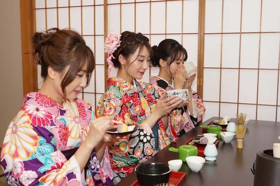 Tokyo: Full-Day Tour w/Tea Experience,Buffet Lunch & Cruise - Hilton Tokyo Odaiba buffet lunch: a real reset built into the day