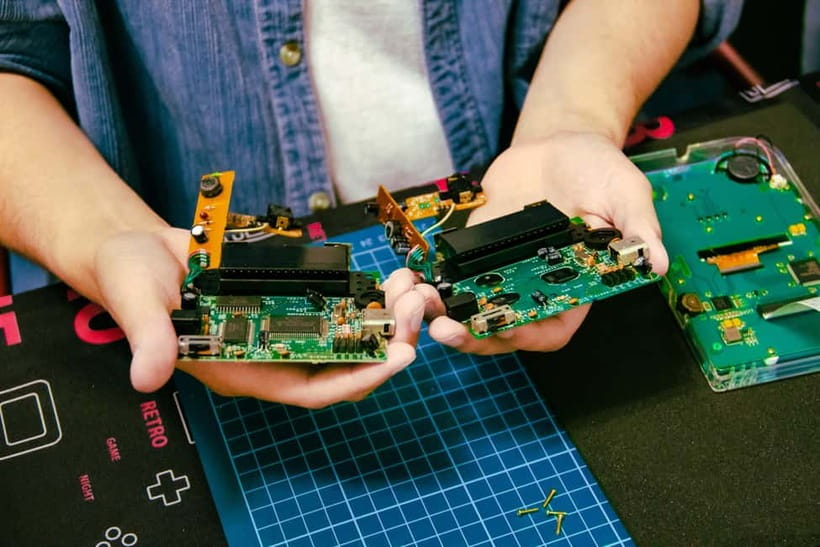 Tokyo: Gameboy Mod Workshop at Akihabara - Choosing Games After You Build: A Retro Shopping Win