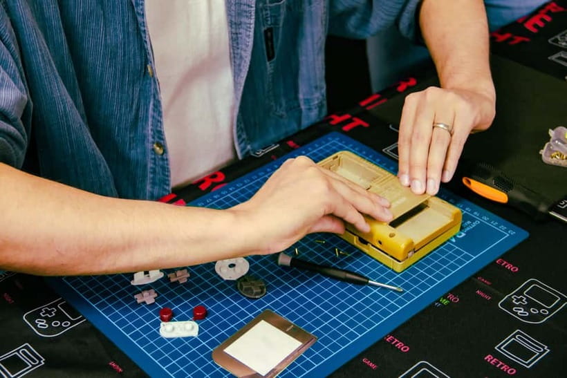 Tokyo: Gameboy Mod Workshop at Akihabara - The “Dream Build” Part: Choosing Your Colors, Buttons, and Screen Changes