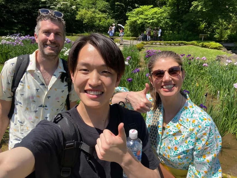 Tokyo: Imperial Palace East Gardens and Tokyo Station Tour - Meeting at Wadakura Fountain Park Starbucks, then stepping into imperial grounds