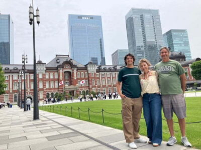 Imperial Palace East Gardens and Tokyo Station Tour