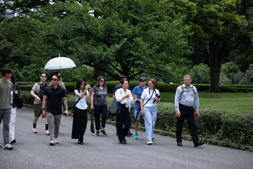 Tokyo: Imperial Palace East Gardens Walking Tour - Seasonal Timing: Cherry Blossoms in Spring and Color in Fall