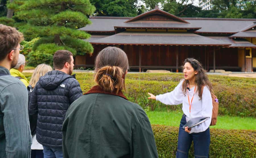 Tokyo: Imperial Palace Japanese History Walking Tour - Tokyo Imperial Palace Eastern Gardens, Not the Usual Photo-Stop Tour