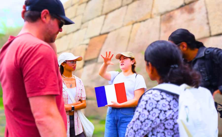 Tokyo: Imperial Palace, the history of Japan (ENGLISH GUIDE) - Where you meet, and why this tour starts near Wadakuramon Fountain Park