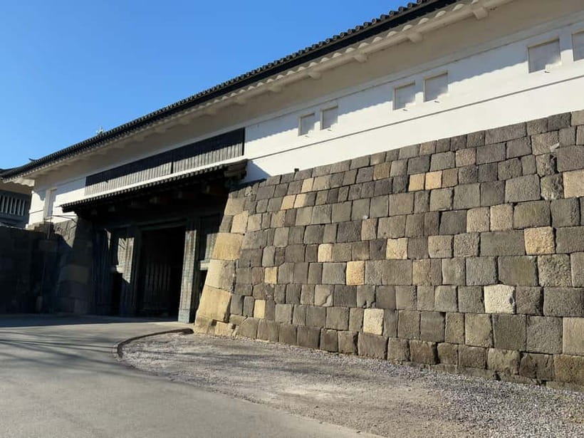Tokyo: Imperial Palace with Nostalgic Alley Kagurazaka tour - Imperial Palace outer grounds: what you see and how it fits Edo Castle