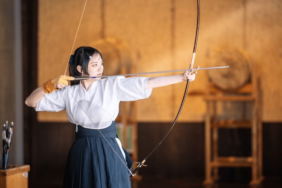 Tokyo: Japanese Archery (Kyudo) Experience - Before you start: uniform fitting, rules, and the on-time reality