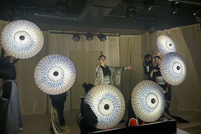 Tokyo Japanese Dance Cabaret Theater Asakusa-Kaguwa - The 60-Minute Performance: Lion Dance, Samurai Fight, and Laser Effects