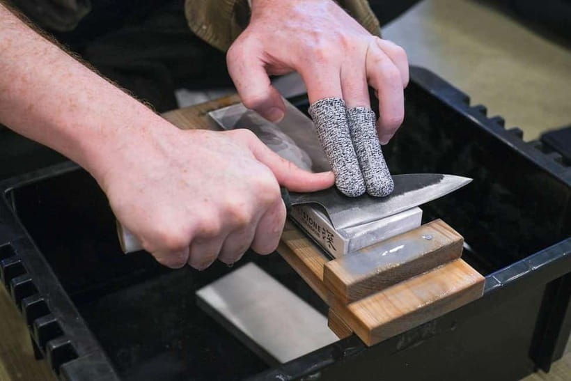 Tokyo: Knife Making Workshop (Sharpening, Engraving) - Getting Oriented in Asakusa, the Heiwa Building Way