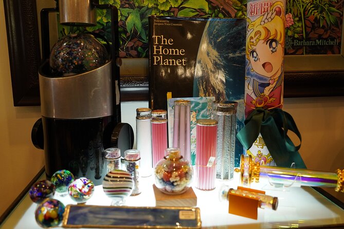 Tokyo: Local Foodie Adventure near Roppongi - Shopping for gifts in Azabujuban’s smaller, characterful stores