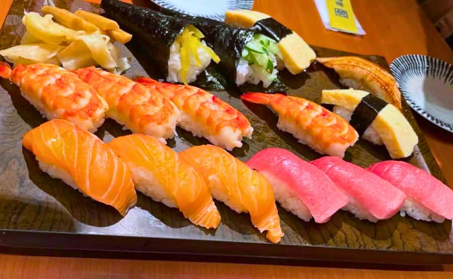 Tokyo: Locals´ Secret Food Tour // Eat like a Japanese - Stop 2: Gyoza with 1 to 4 flavors, and how to order confidently
