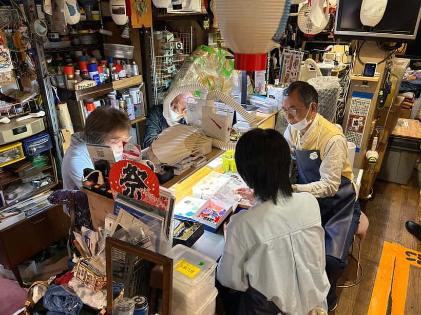 Tokyo: Making a Lantern Workshop in Asakusa with a Craftsman - English Support and the Kindness Factor You Actually Feel