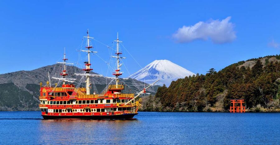 Tokyo: Mt. Fuji 5th Station & Hakone Cruise 1-Day Bus Tour - The lunch break with a Mt. Fuji view, plus garden time