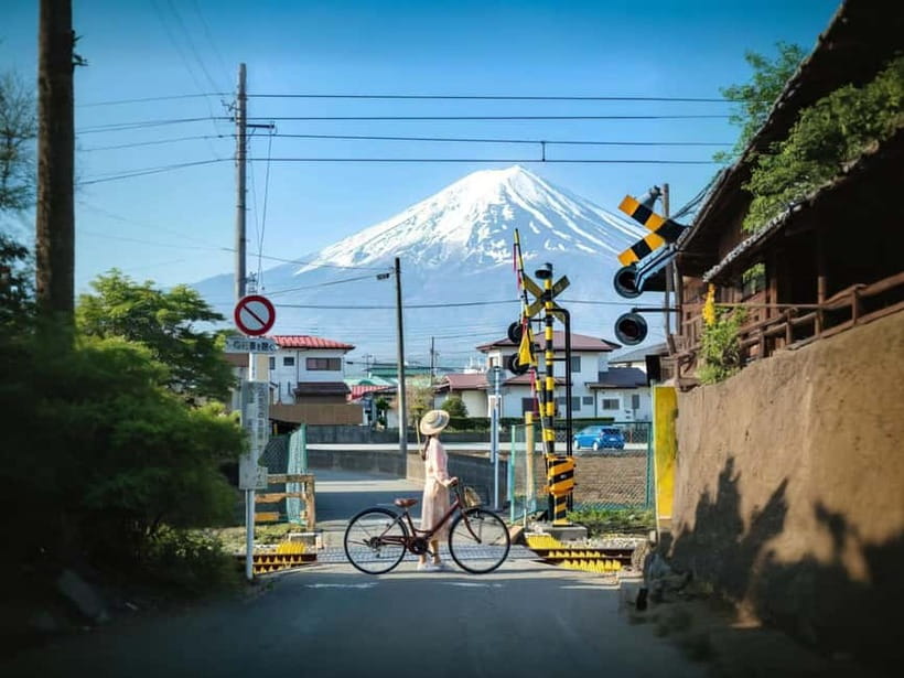 Tokyo: Mt. Fuji & Lake Kawaguchi Instagram Full Day Trip - Fujiyoshida’s Hikawa Clock Shop and the Heavenly Town Fuji alignment