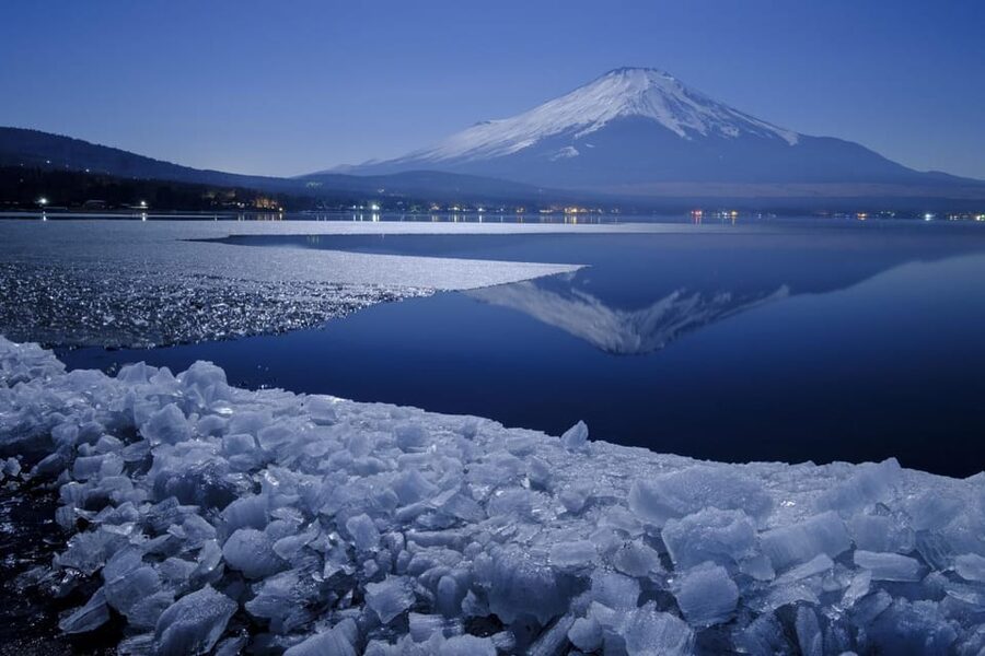 Tokyo: Mt Fuji Lake Kawaguchi & Yamanaka Hot Spring Day Tour - The Oishi Park plan, lavender in summer and a Maple Corridor swap in fall