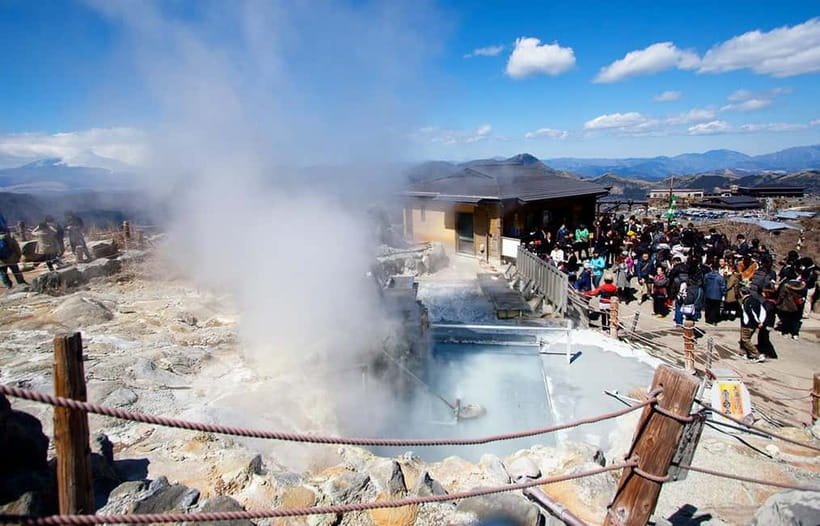 Tokyo: Mt. Fuji Tour, Hakone Ropeway, Owakudani, Lake Ashi - Lake Yamanaka Swan Lake Shore: Quick Photos With Real Atmosphere