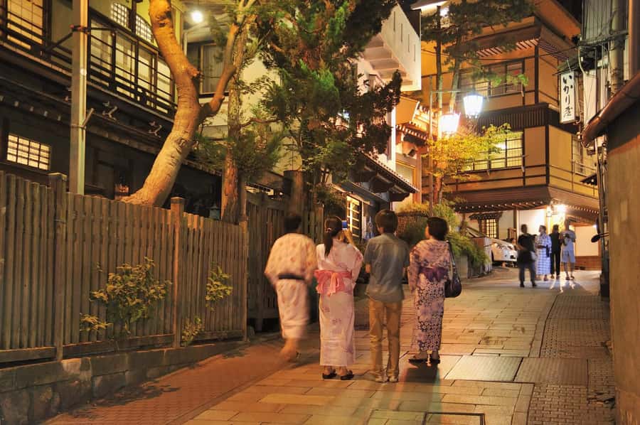 Tokyo/Nagano: private Tour with Snow Monkey Park & Temples - Price and Value: Paying for Time, Comfort, and a Built-In Route