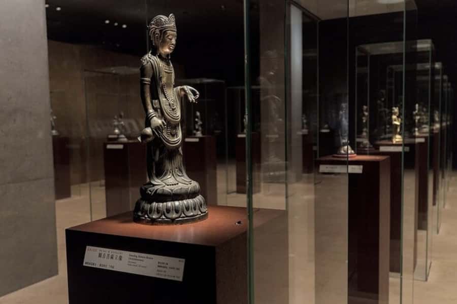 Tokyo National Museum Private Tour - Meeting point and the WhatsApp rule you should not ignore