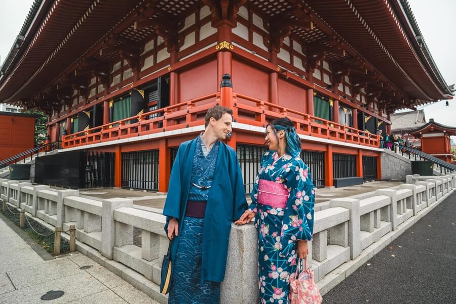 Tokyo Photoshoot Tour with a Local Photographer - Value check: how $174 per group makes sense
