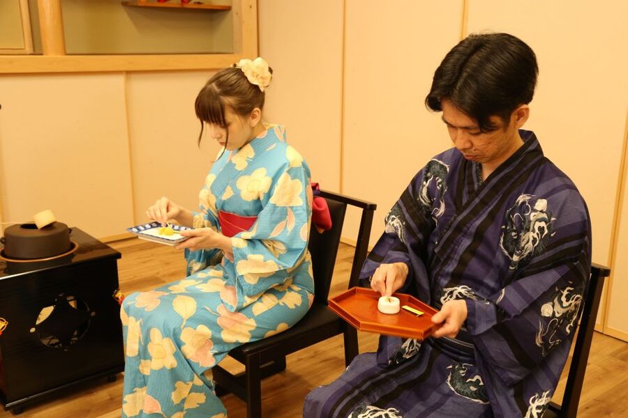 Tokyo: Practicing Zen with a Japanese Tea Ceremony - Instructor Time, English Teaching, and How the Small Group Helps