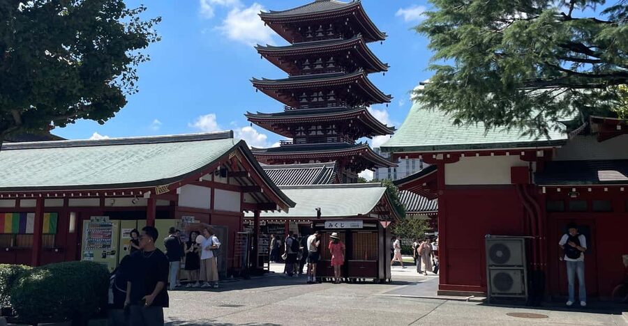 Tokyo: Private City Highlights Tour - Tokyo Tower and Shinjuku Gyoen: one more view, then a green reset