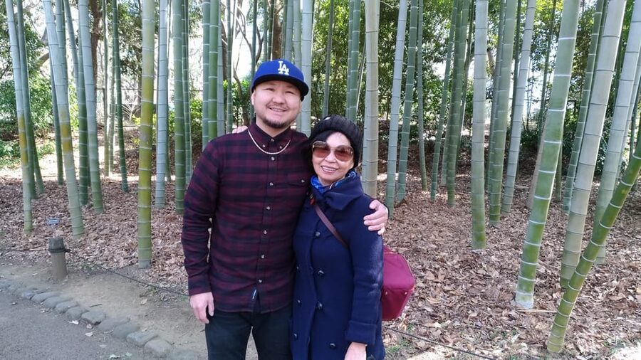 Tokyo: Private City Highlights Tour with Local Guide - Hama Rikyu Gardens: water views and a breather