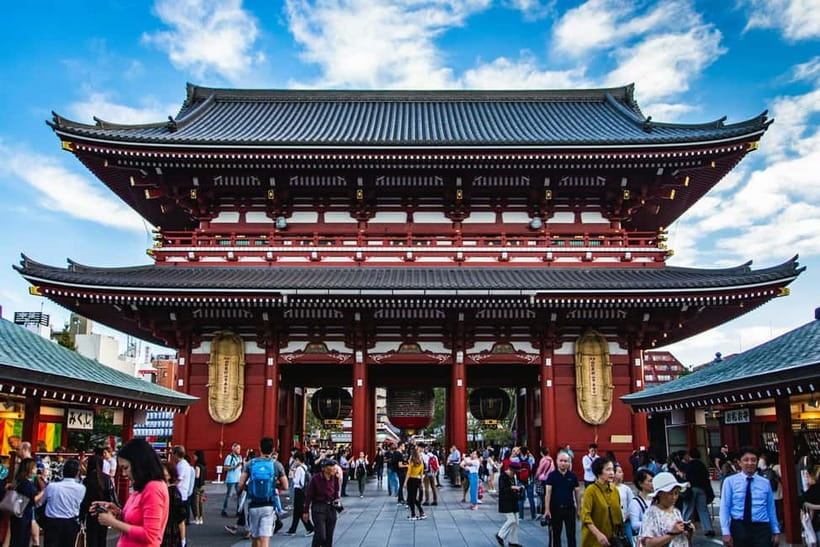Tokyo: Private & Customizable Tour - All-in-One Experience - Food that stays local: ramen and curry without the guesswork