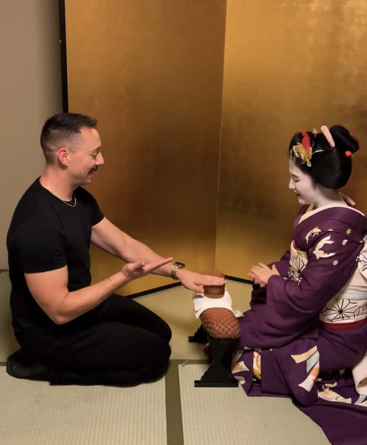 Tokyo: Private dinner with Geisha at a Member's only Ryotei - The performance moment: Nihonodori Buyou and the art of stage presence