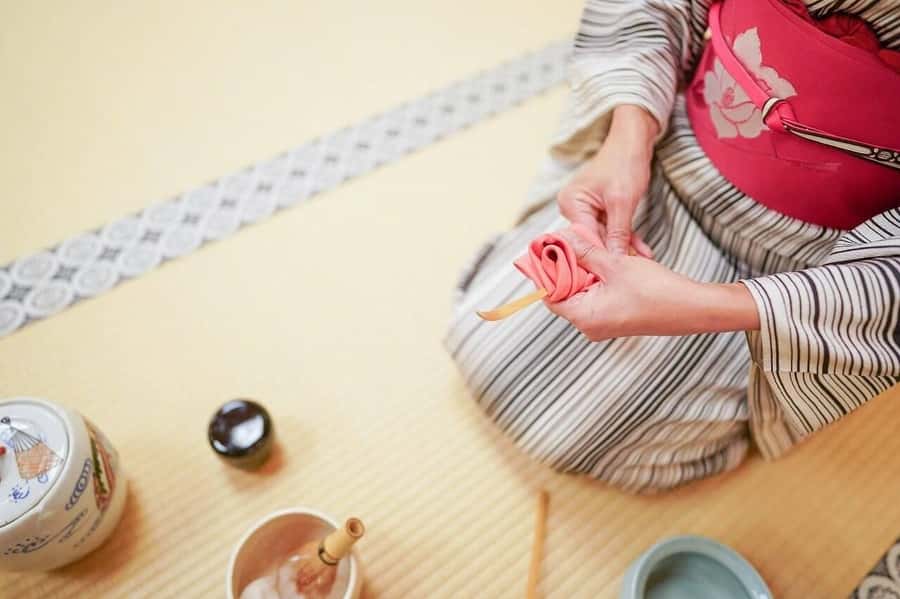 Tokyo: Private Japanese Traditional Tea Ceremony - Making it special with kimono and the Oshima Tsumugi haori add-on
