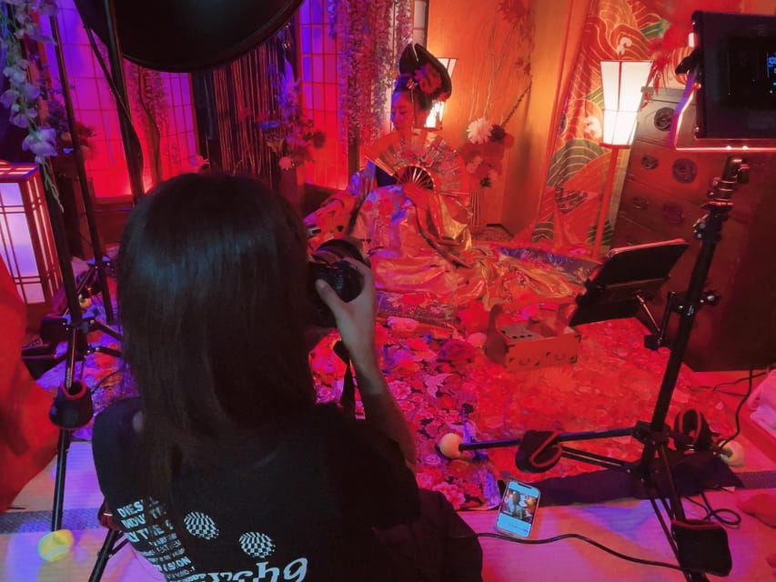 Tokyo: Private Makeover Photography Studio in Luxury Kimono - Pose Coaching in the Studio Photo Booth