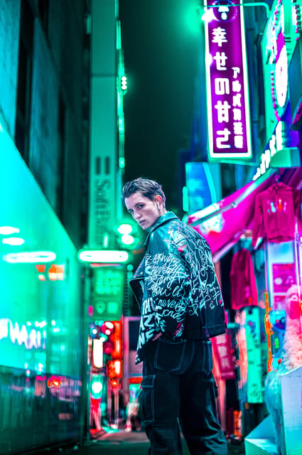 Tokyo Private photo tour with Nightstreet Neon photographer - Tokyo, one hour, one private photographer: how the plan stays personal