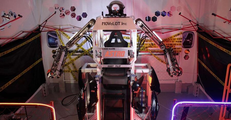 Tokyo: Robot Piloting Attraction Ticket - Ryogoku check-in: getting set up in the Robot Base world