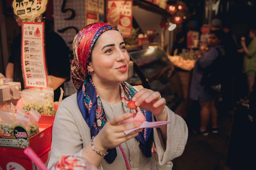 Tokyo’s Kitchen: Tsukiji Market Food & Culture Walk - Guides you might meet, and why it feels personal