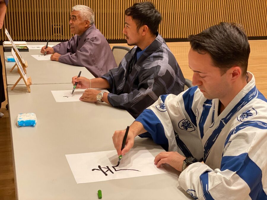 Tokyo: Samurai Experience with a real sword - Plan your arrival: meeting point, what to bring, and rules