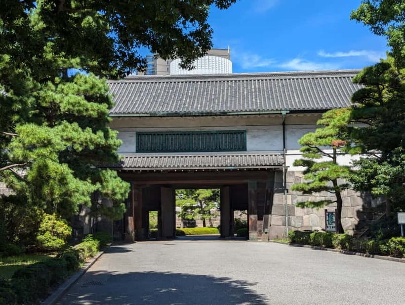 Tokyo: Samurai History Walking Tour - Price and value: $33 plus transit and temple fees