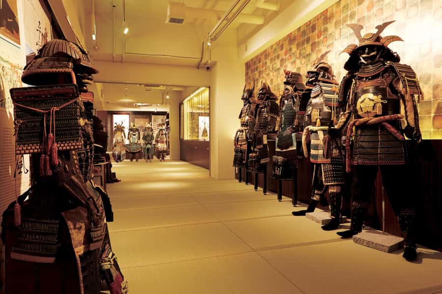 Tokyo: Samurai Ninja Museum Guided tour and Experience - Samurai details that make the story click